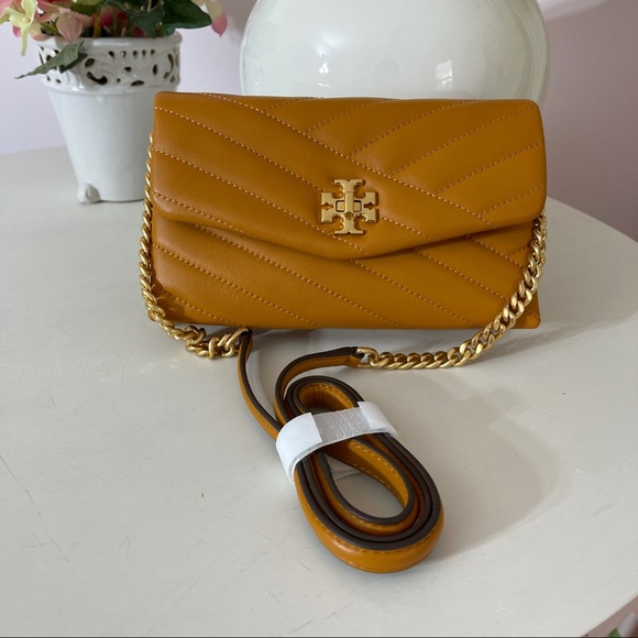Tory Burch Handbags - Tory burch kera chevron chain wallet